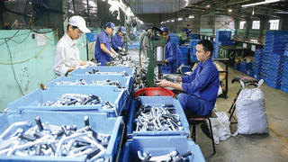 'Bơm vốn' để doanh nghiệp hồi sức