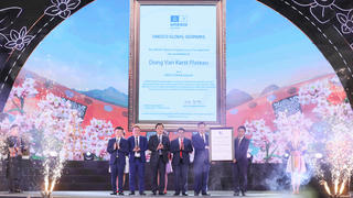 Lễ đón nhận danh hiệu thành viên mạng lưới công viên Địa chất toàn cầu UNESCO Cao nguyên đá Đồng Văn
