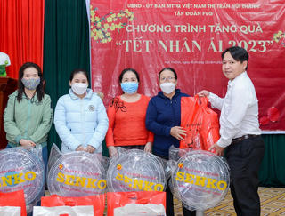 Quảng Nam: Tặng nhiều suất quà Tết cho người dân có hoàn cảnh khó khăn