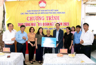 Trao nhà Đại đoàn kết cho hộ nghèo tại tỉnh Phú Thọ