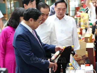 Xây dựng Phú Quốc thành trung tâm dịch vụ, du lịch sinh thái chất lượng cao