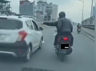 Vụ tạt đầu ô tô, hành hung tài xế trên đường Vành đai 2: Tài xế SH khai gì?