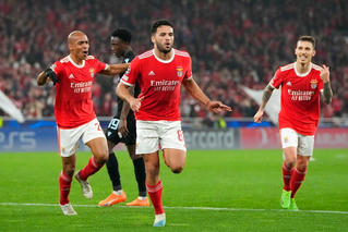 Benfica tiến vào tứ kết Champions League đầy thuyết phục
