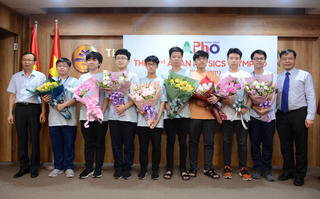 8/8 học sinh Việt Nam đoạt giải tại Olympic Vật lý châu Á - Thái Bình Dương