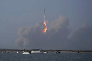 Tên lửa khổng lồ của SpaceX phát nổ vài phút sau khi phóng