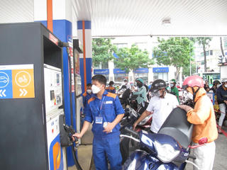 TP HCM: Nguồn cung xăng dầu đang gặp khó khăn