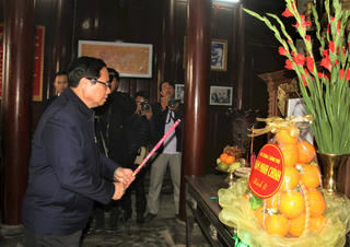 Thủ tướng Phạm Minh Chính dâng hương tưởng niệm cố Thủ tướng Phạm Văn Đồng
