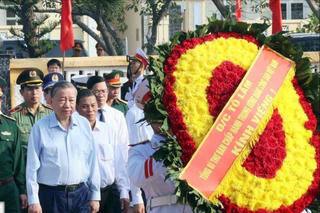Tổng Bí thư Tô Lâm thăm và làm việc tại huyện đảo Bạch Long Vĩ