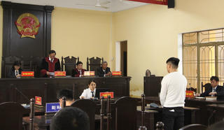 Quảng Nam: Thanh niên đâm bạn nhậu bằng kéo lãnh án 7 năm tù