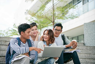 Tuyển sinh đại học - cao đẳng 2022: Thủ tục đơn giản hơn nhờ nền tảng thanh toán lệ phí xét tuyển trực tuyến