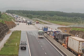 Khi cao tốc bị ngập