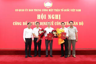 Văn phòng Cơ quan UBTƯ MTTQ Việt Nam công bố Quyết định về công tác cán bộ