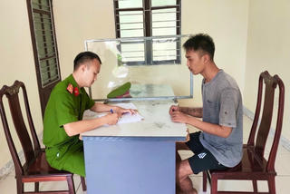 Về quê giúp bố mẹ vợ, con rể trộm hai lợn đất và tiền mặt