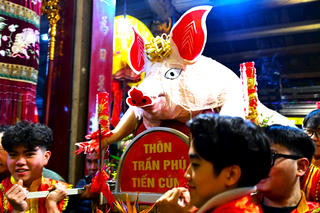Độc đáo lễ rước “Ông lợn” ở làng La Phù