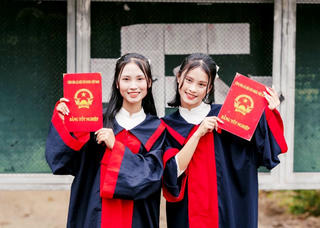 Hành trình trở thành Á khoa toàn quốc khối C00 và ước mơ của nữ sinh nghèo