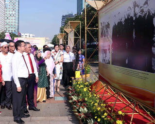 Khai mạc triển lãm ảnh về đồng bào các dân tộc xây dựng, phát triển TPHCM văn minh, hiện đại, nghĩa tình