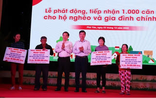 Phú Yên: Hơn 3,48 tỉ đồng tặng quà cho hộ nghèo, hoàn cảnh khó khăn năm 2023