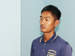 Tạm giữ hình sự gã cha dượng đốt vùng kín bé trai 14 tuổi ở An Giang 
