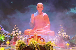 Trưởng lão Hòa thượng Thích Trí Quảng quang lâm Lễ khai mạc Đại lễ tưởng niệm Đức Thánh Tổ Ni Đại Ái Đạo