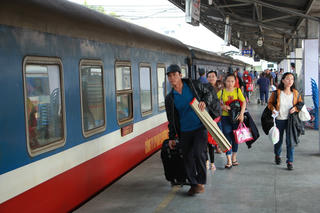 Đường sắt tăng cường 10 đôi tàu tới các 'điểm nóng' du lịch