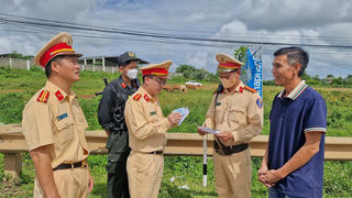 Đắk Nông: Tổ công tác đặc biệt tăng cường kiểm tra nồng độ cồn phương tiện giao thông
