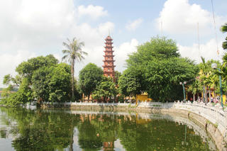 'Xanh tươi bát ngát Tây Hồ...'