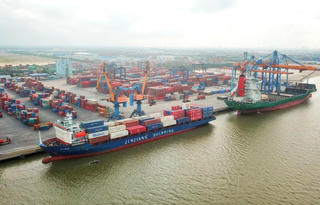 Tăng cường kiểm tra giá cước vận chuyển hàng hóa container bằng đường biển
