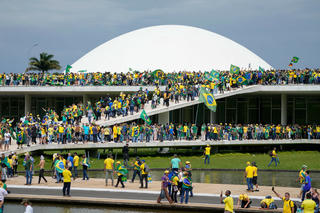 Bạo loạn, Brazil bất ổn