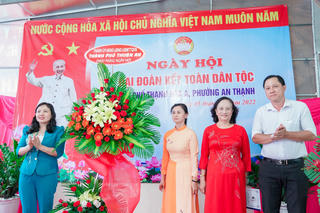 Nữ cán bộ Mặt trận tận tuỵ với nhân dân
