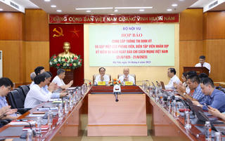 Bộ Nội vụ chưa đề xuất nhập 'bộ này với bộ kia'
