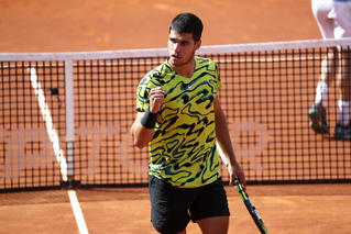 Carlos Alcaraz ghi tên vào tứ kết Barcelona Open 2023