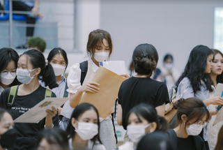Nhiều trường đại học bắt đầu nhận hồ sơ xét tuyển sớm