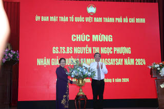 Lãnh đạo Mặt trận TPHCM chúc mừng chủ nhân Giải thưởng Ramon Magsaysay