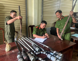 Đắk Nông: Tổ bảo vệ ANTT ở cơ sở vận động nhân dân giao nộp súng tự chế