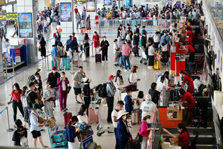 Tăng cường kiểm soát việc bán vé máy bay của các hãng hàng không