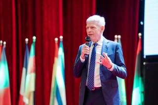 Viện trưởng Viện Kỹ thuật và Khoa học Máy tính VinUni: VinUni rất coi trọng hoạt động nghiên cứu khoa học có chất lượng