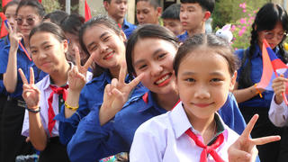 [Ảnh] Đoàn đại biểu Trường song ngữ Lào - Việt Nam Nguyễn Du thăm Trường Hữu Nghị 80 