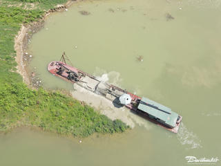 Đấu giá thuyền hút cát, xung công quỹ 137 triệu đồng