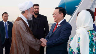 Chủ tịch Quốc hội Vương Đình Huệ thăm chính thức Iran