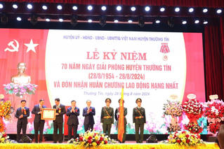 Huyện Thường Tín vinh dự đón Huân chương Lao động hạng Nhất