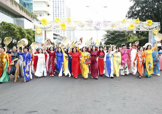 Khánh Hòa: Hơn 6.000 tà áo dài diễu hành tại chương trình Fesstival Biển Nha Trang- Khánh hòa 2023