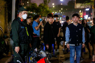 CSGT Hà Nội mạnh tay với thanh thiếu niên phóng nhanh, vượt ẩu