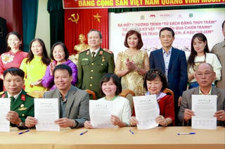 'Tủ sách Đặng Thùy Trâm' cho trường học, bệnh viện