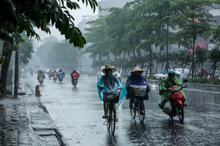 Nhiều khu vực chiều tối có mưa dông, đề phòng lốc sét, mưa đá