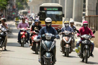 Dự báo thời tiết hôm nay (3/5): Bắc Bộ tăng nhiệt, Nam Bộ mưa dông rải rác