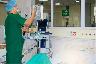 Hà Nội: Sốt xuất huyết 'lập đỉnh', chuyên gia cảnh báo nguy cơ chuyển biển nặng 