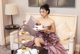 Á hậu Minh Kiên khoe thần thái kiêu sa mừng sinh nhật tuổi 20