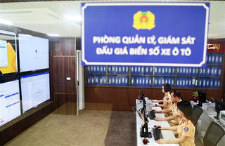 Giám sát chặt đấu giá biển số xe ô tô