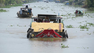 Lênh đênh ghe lúa thương hồ