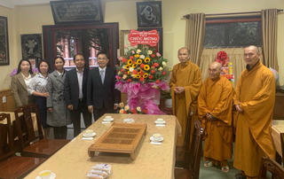 Lãnh đạo thành phố Đà Lạt thăm chúc mừng các cơ sở phật giáo nhân dịp Đại lễ Phật đản